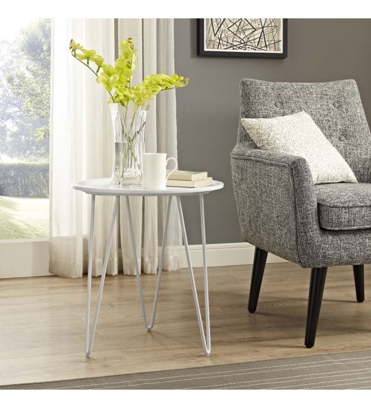 Digress Side Table in White - Lexmod