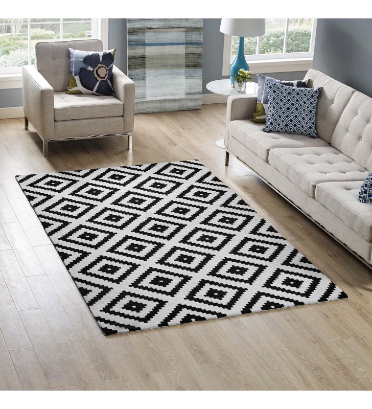 Alika Abstract Diamond Trellis 5x8 Area Rug in Black and White - Lexmod