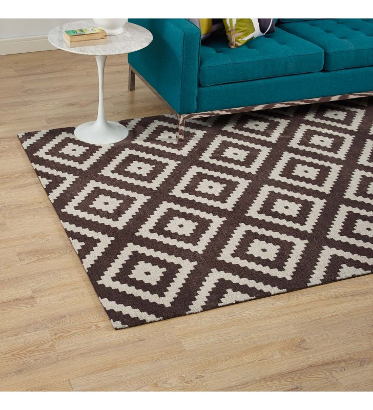 Alika Abstract Diamond Trellis 5x8 Area Rug in Ivory and Brown - Lexmod