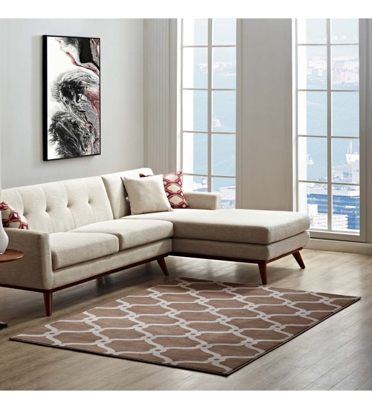 Beltara Chain Link Transitional Trellis 5x8 Area Rug in Dark Tan and Beige - Lexmod