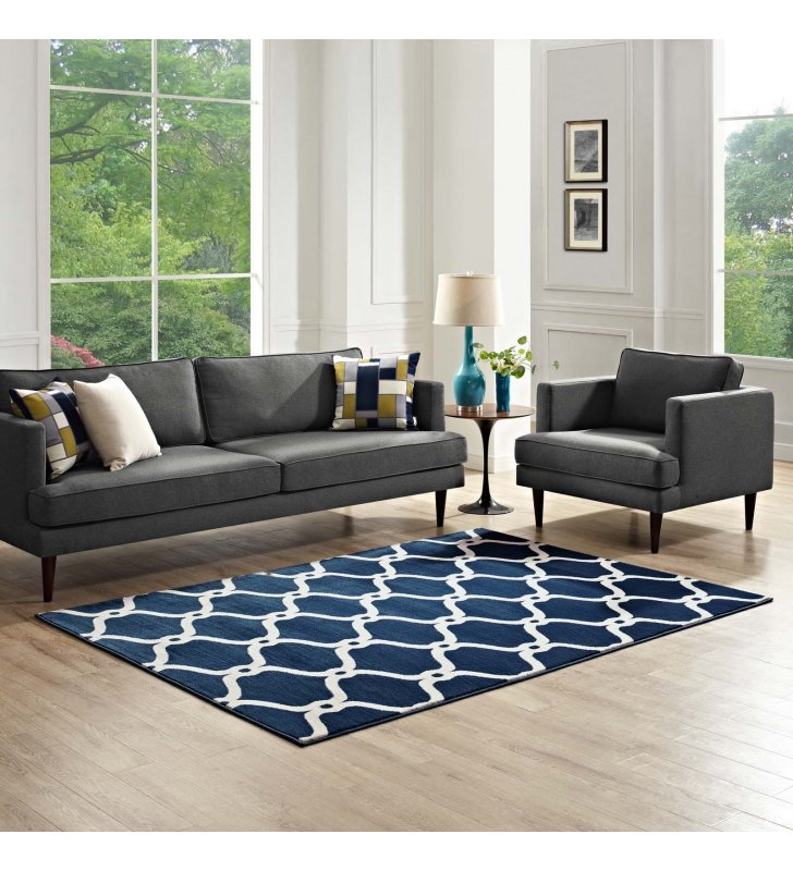 Beltara Chain Link Transitional Trellis 5x8 Area Rug in Moroccan Blue and Ivory - Lexmod
