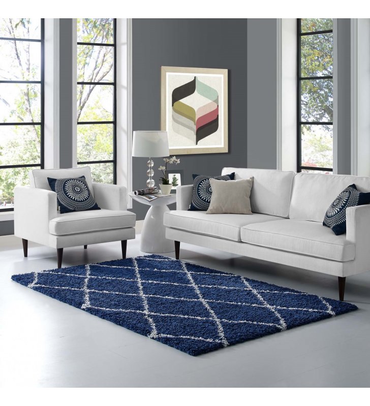 Toryn Diamond Lattice 5x8 Shag Area Rug in Navy and Ivory - Lexmod