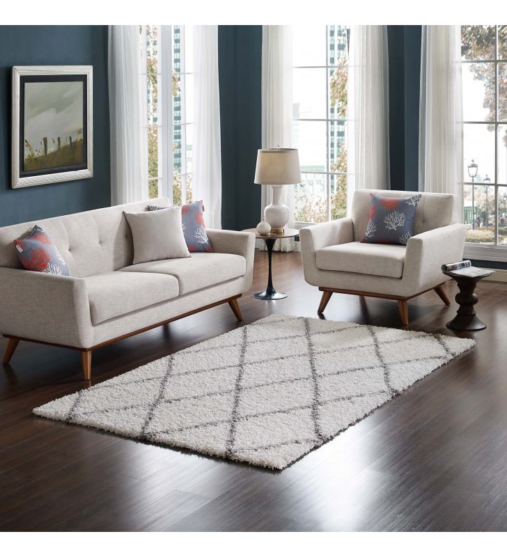 Toryn Diamond Lattice 5x8 Shag Area Rug in Ivory and Gray - Lexmod