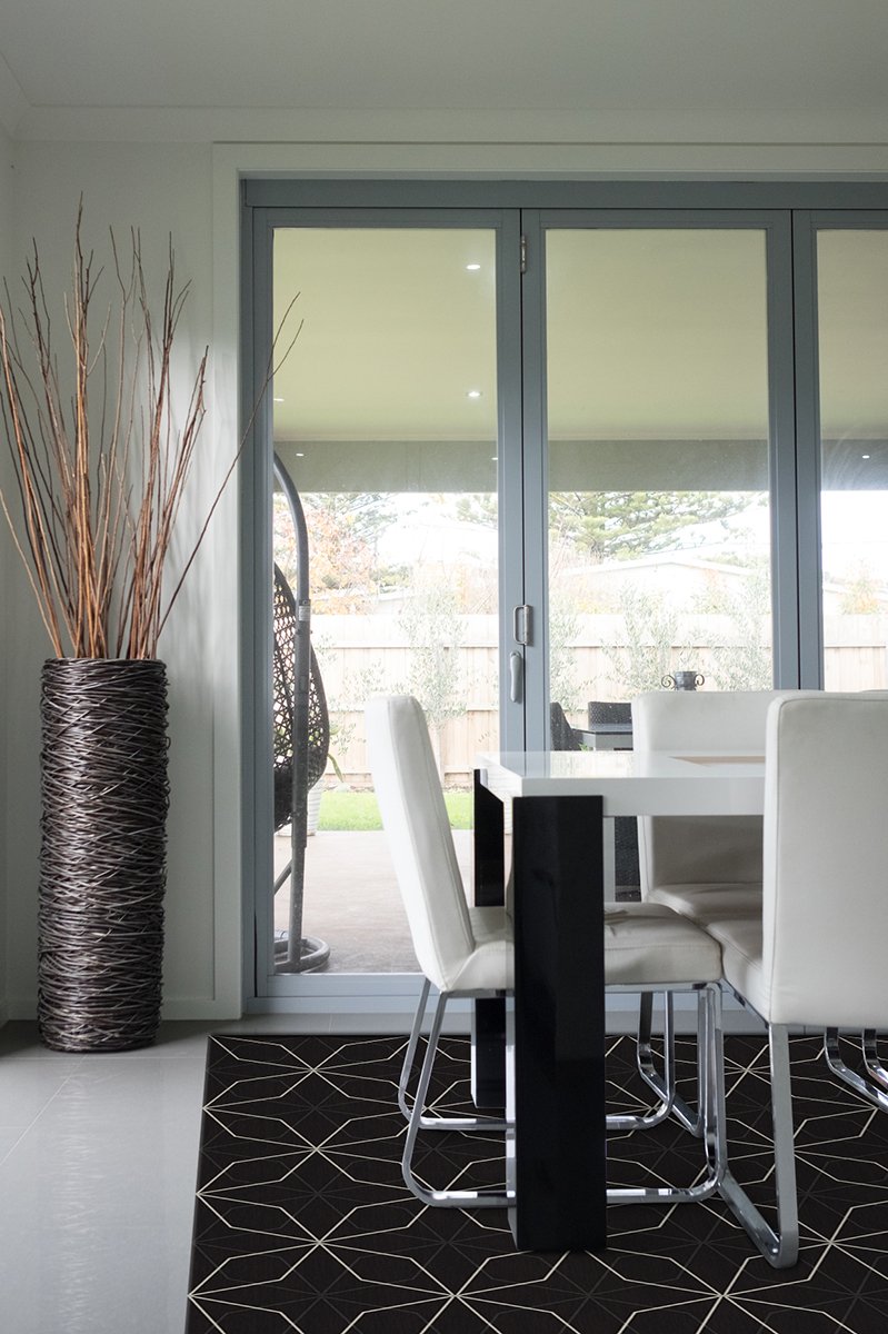 Geometrix Black Rug 8'x10' | Stain-Resistant