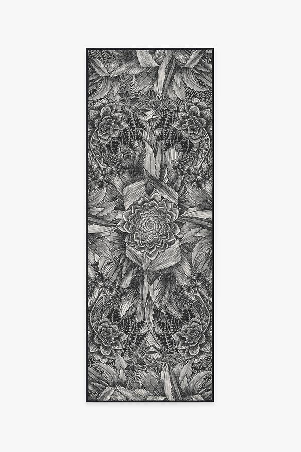 Echeveria Black Rug 2.5'x7' | Stain-Resistant