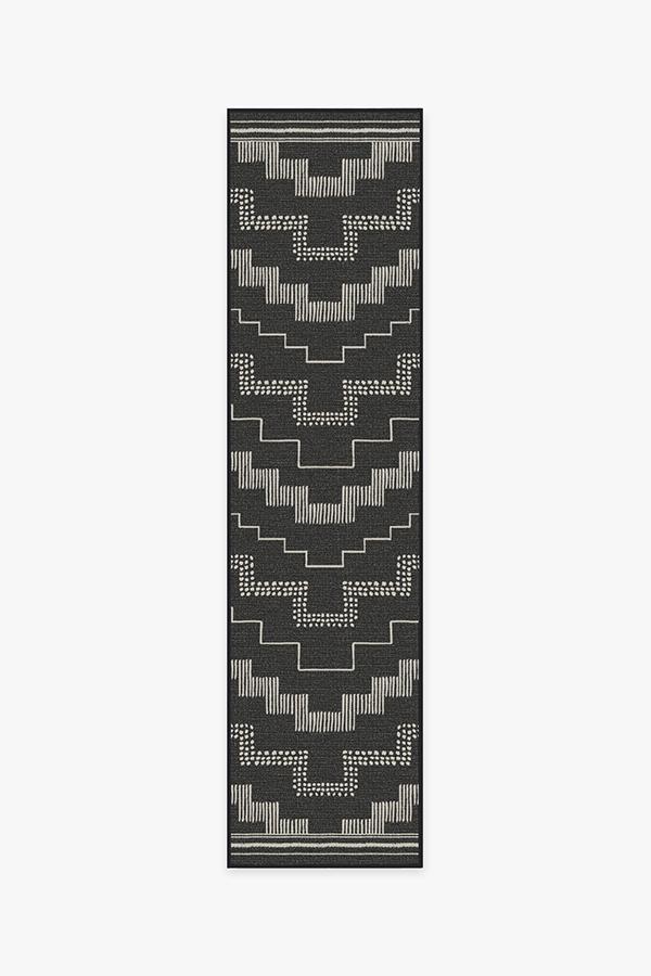 Outdoor Meseta Black Rug 2.5'x10' | Stain-Resistant