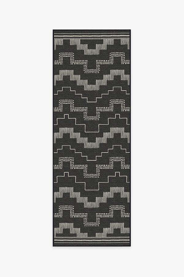 Outdoor Meseta Black Rug 2.5'x7' | Stain-Resistant