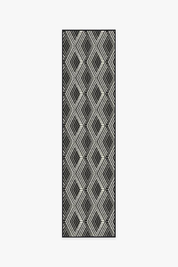 Outdoor Motus Diamond Black Rug 2.5'x10' | Stain-Resistant