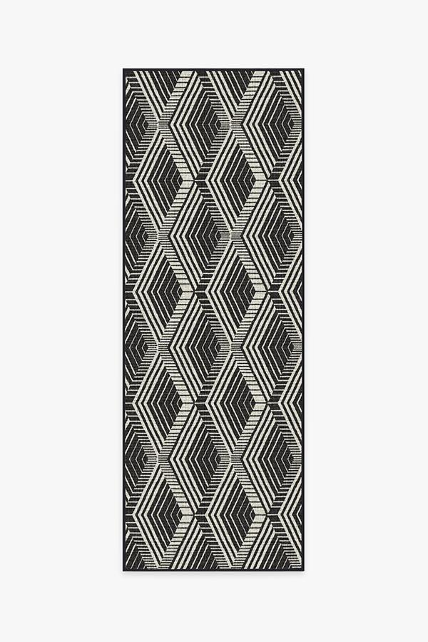 Outdoor Motus Diamond Black Rug 2.5'x7' | Stain-Resistant