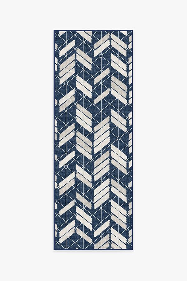 Outdoor Painted Chevron Navy Rug 2.5'x7' | Stain-Resistant