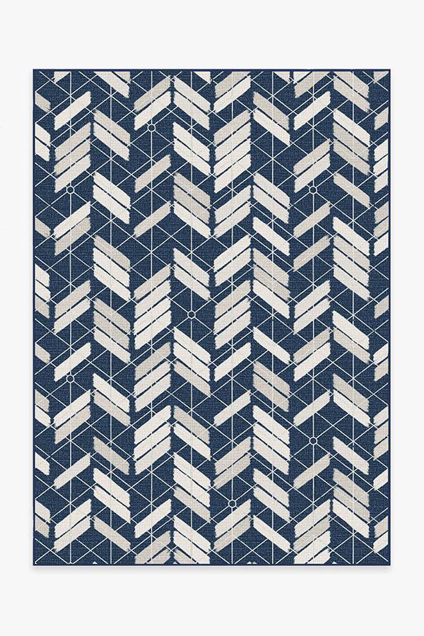 Outdoor Painted Chevron Navy Rug 5'x7' | Stain-Resistant